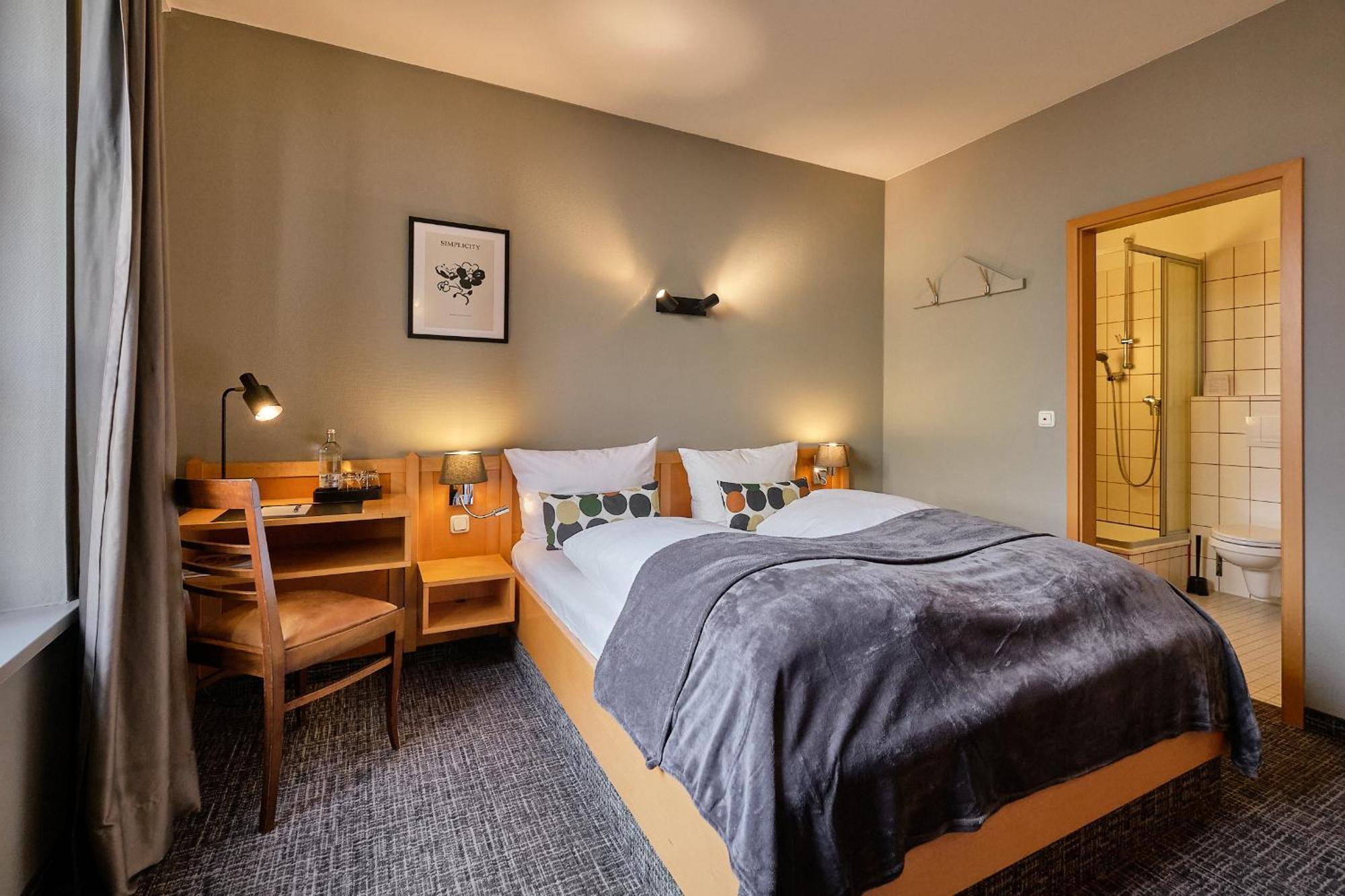 Hotel Roter Hahn ريغنسبورغ المظهر الخارجي الصورة