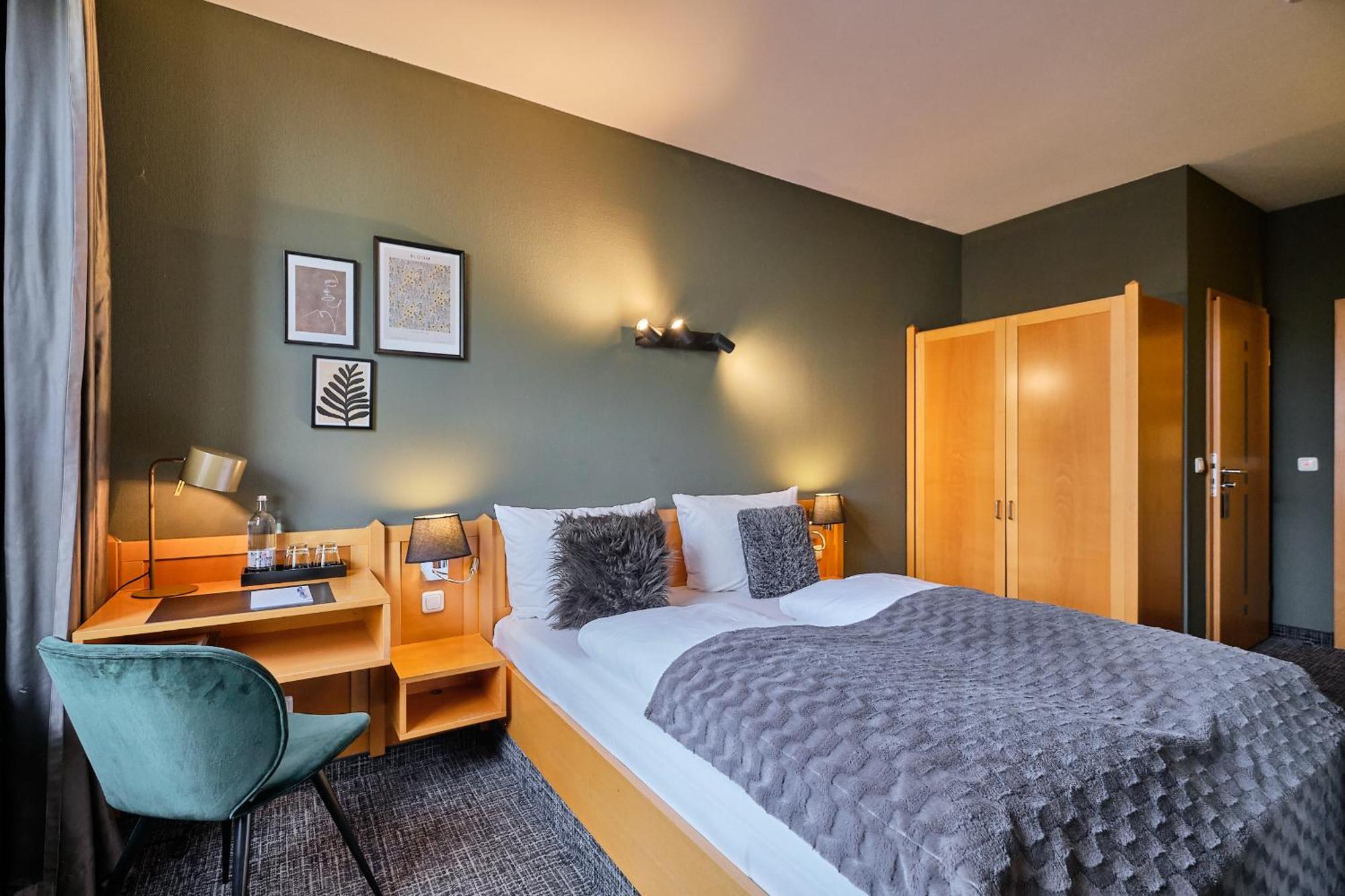 Hotel Roter Hahn ريغنسبورغ المظهر الخارجي الصورة