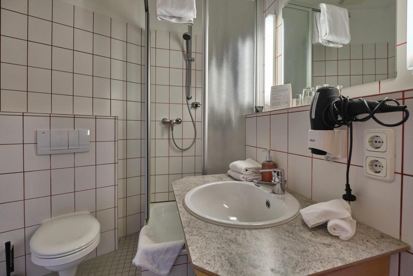 Hotel Roter Hahn ريغنسبورغ المظهر الخارجي الصورة
